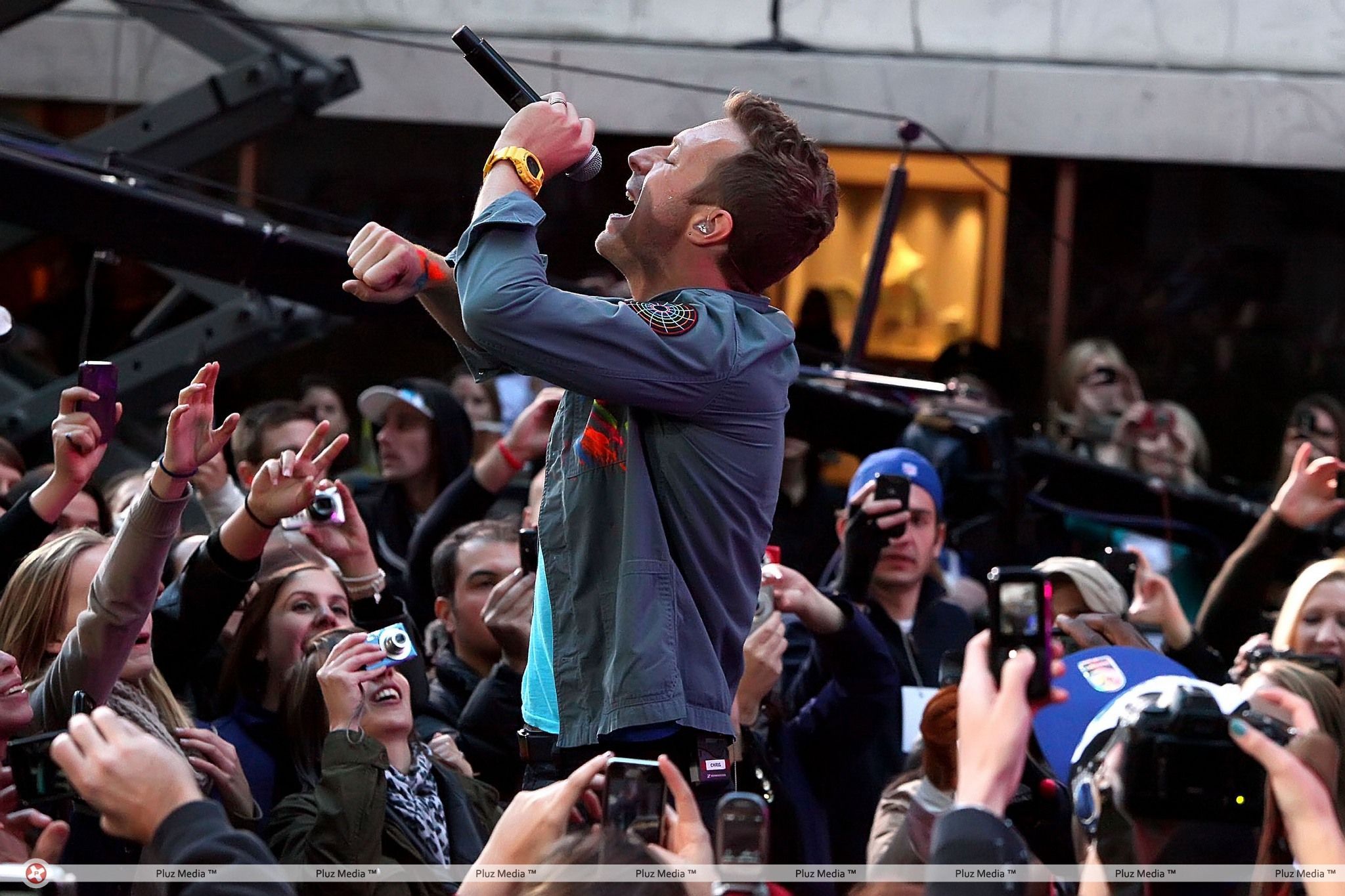 Chris Martin performing live on the 'Today' show as part of their Toyota Concert Series | Picture 107187